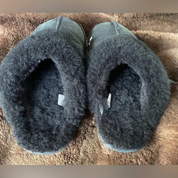 Lamo Black Suede Slipper Shoes - Picture 5 of 8